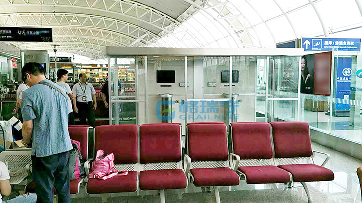 宁波机场吸烟室